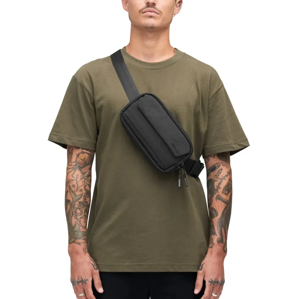 กระเป๋า Incase - Crosstown Sling With Woolenex
